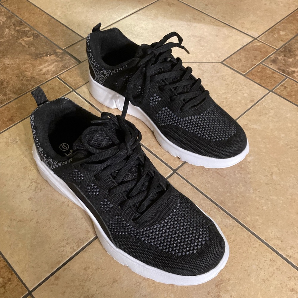 NWOT Zone Pro running shoes